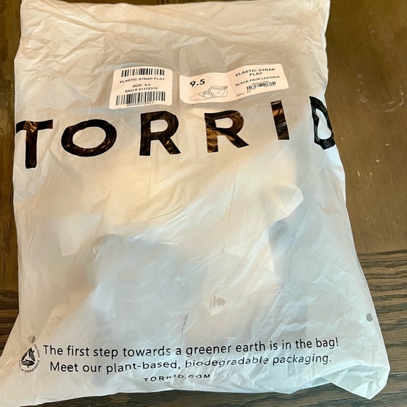 ✨Torrid Faux Leather Flats - Picture 8 of 8